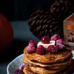 Kürbis Pancakes - vegan und ohne raffinierten Zucker - www.appleandginger.de