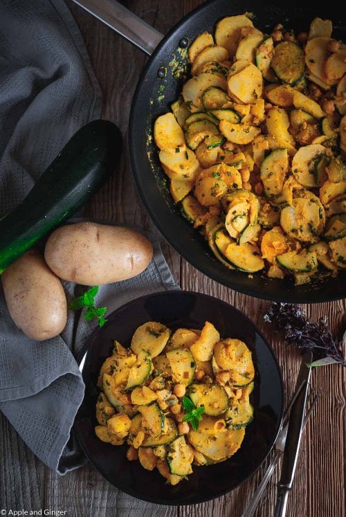 Orientalische Kartoffel-Zucchini-Pfanne mit Kichererbsen und schwarzem Rettich: Ideen für weniger Abfälle in der Küche