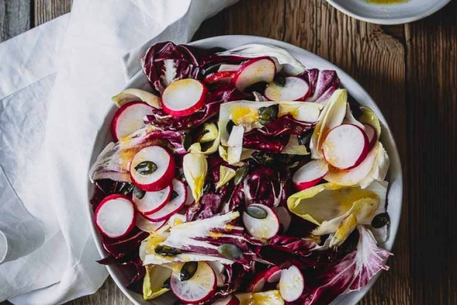 Sommerlicher Radicchio-Chicorée-Salat – die Sache mit der Rohkost im Ayurveda