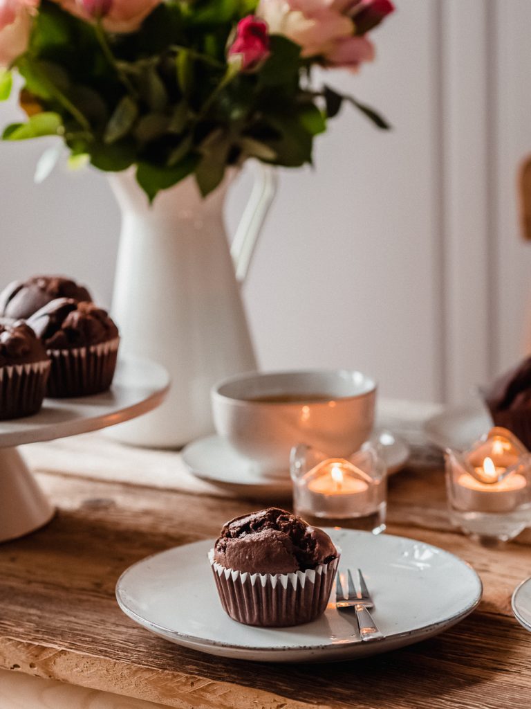 Vegane Schokoladen-Kirsch-Muffins zum Valentinstag - Apple and Ginger